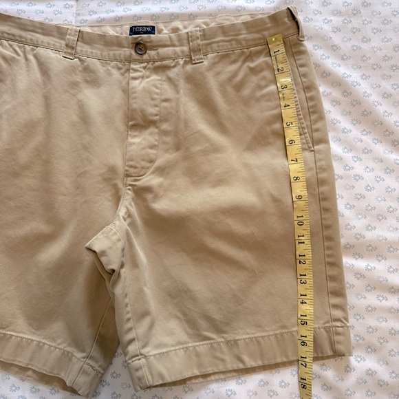 J. Crew Men’s Gramercy Tan Flat Front Size 35 Classic Style Shorts - Picture 3 of 7